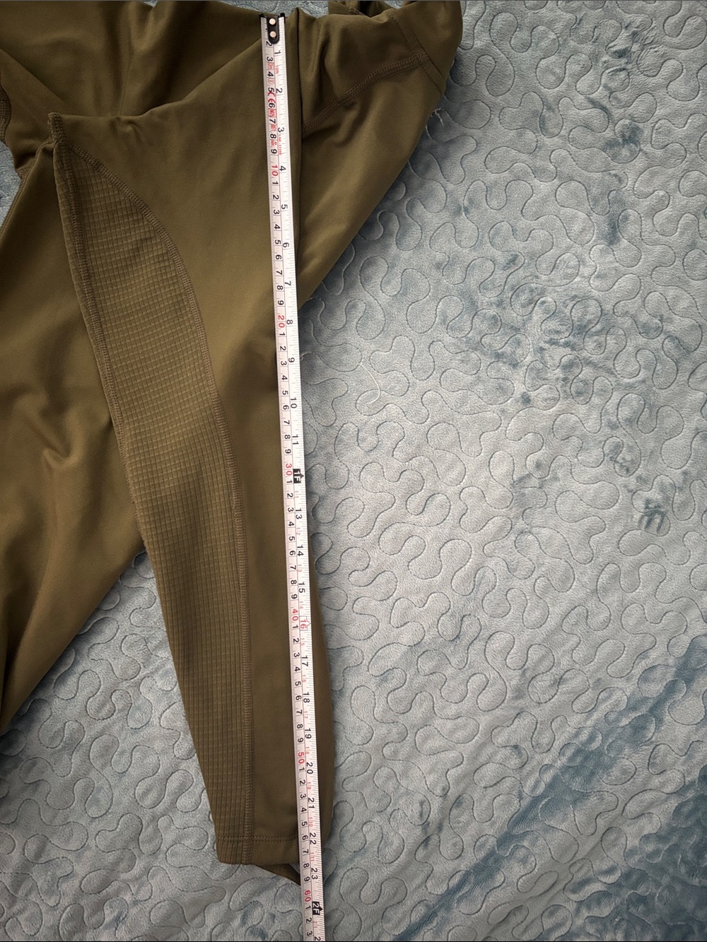 Nike woman’s Olive Zip-Up Training Pullover - Picture 7 of 7